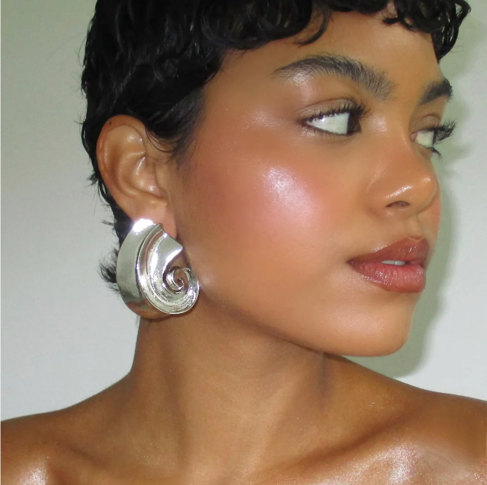 The Silver Coquille Earrings - CĀDDEE JEWELS #